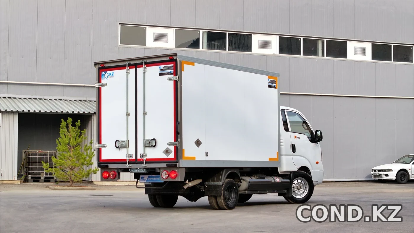 Изотермический фургон COND на шасси KIA Bongo, вид сзади