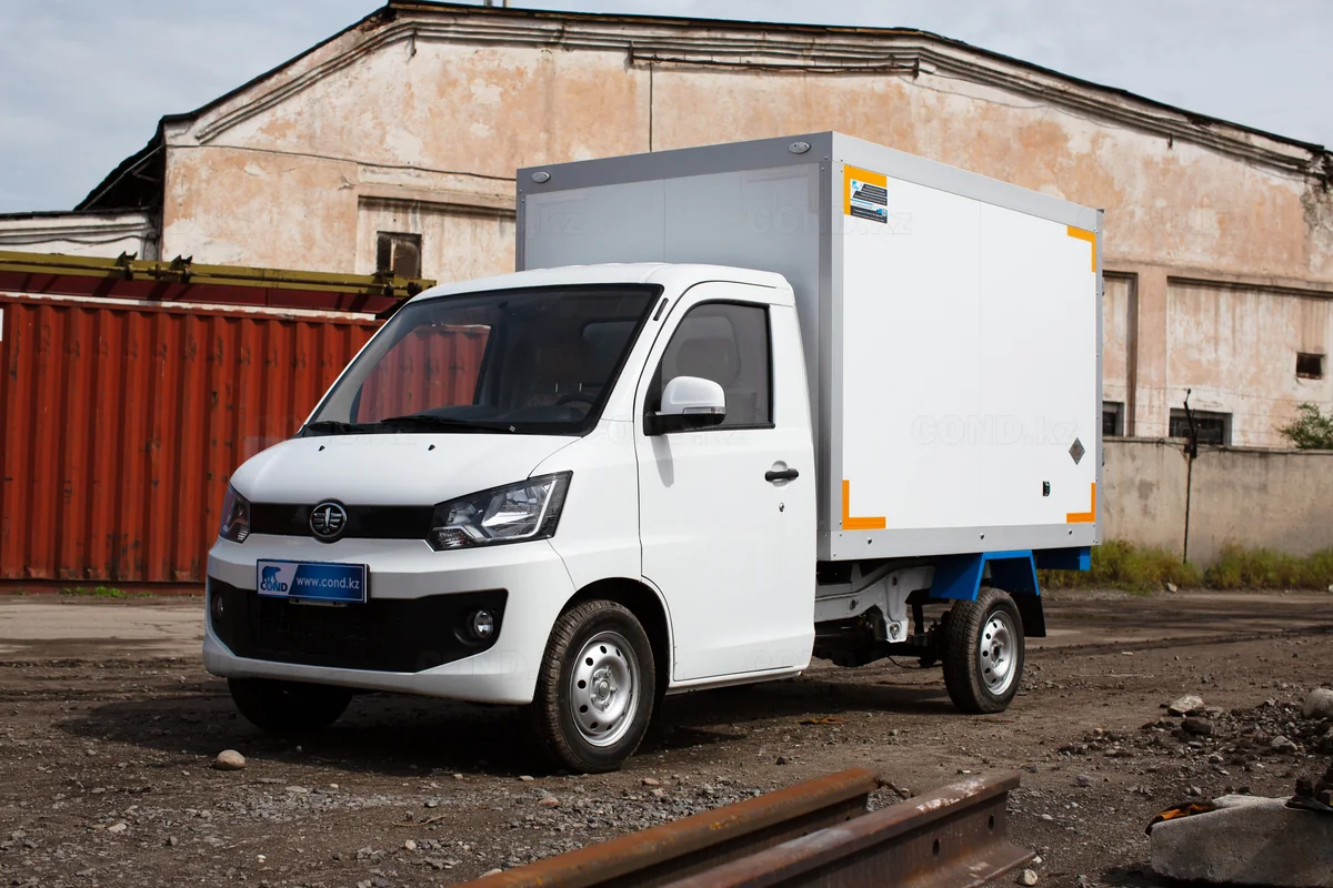 Isothermal van on FAW 1027 (T80) chassis — COND