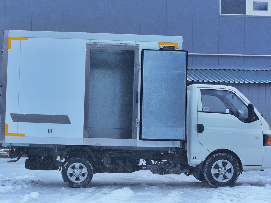 Isothermal box body on a JAC N35 chassis — COND