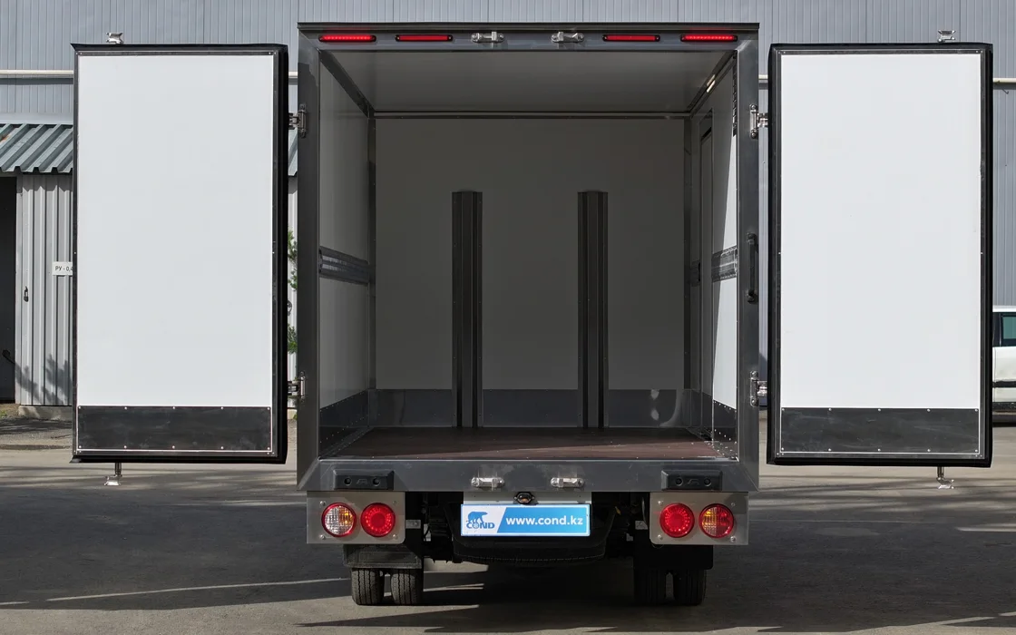 COND insulated body — open rear doors, insulated cargo compartment