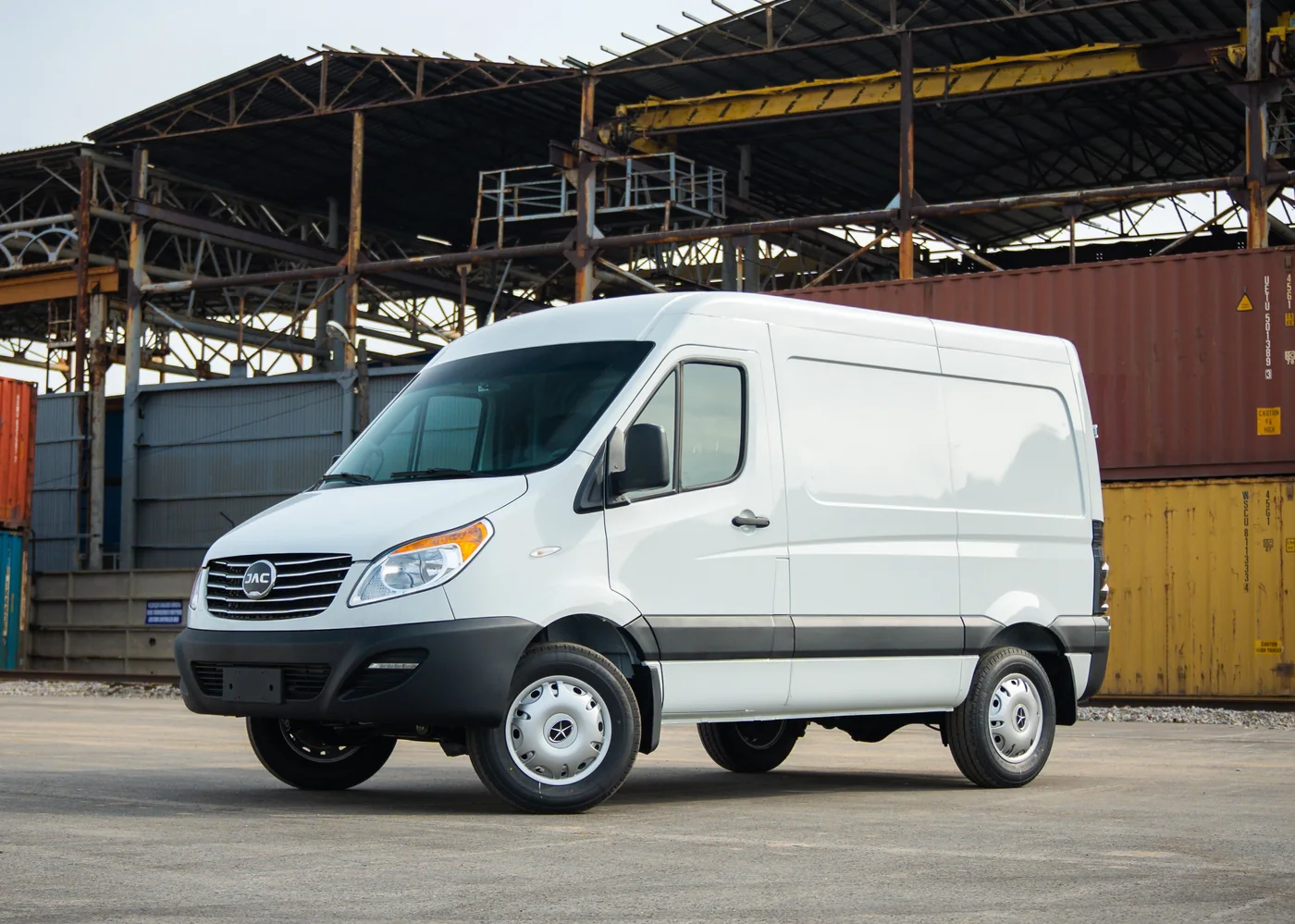 JAC Sunray — цельнометаллический фургон
