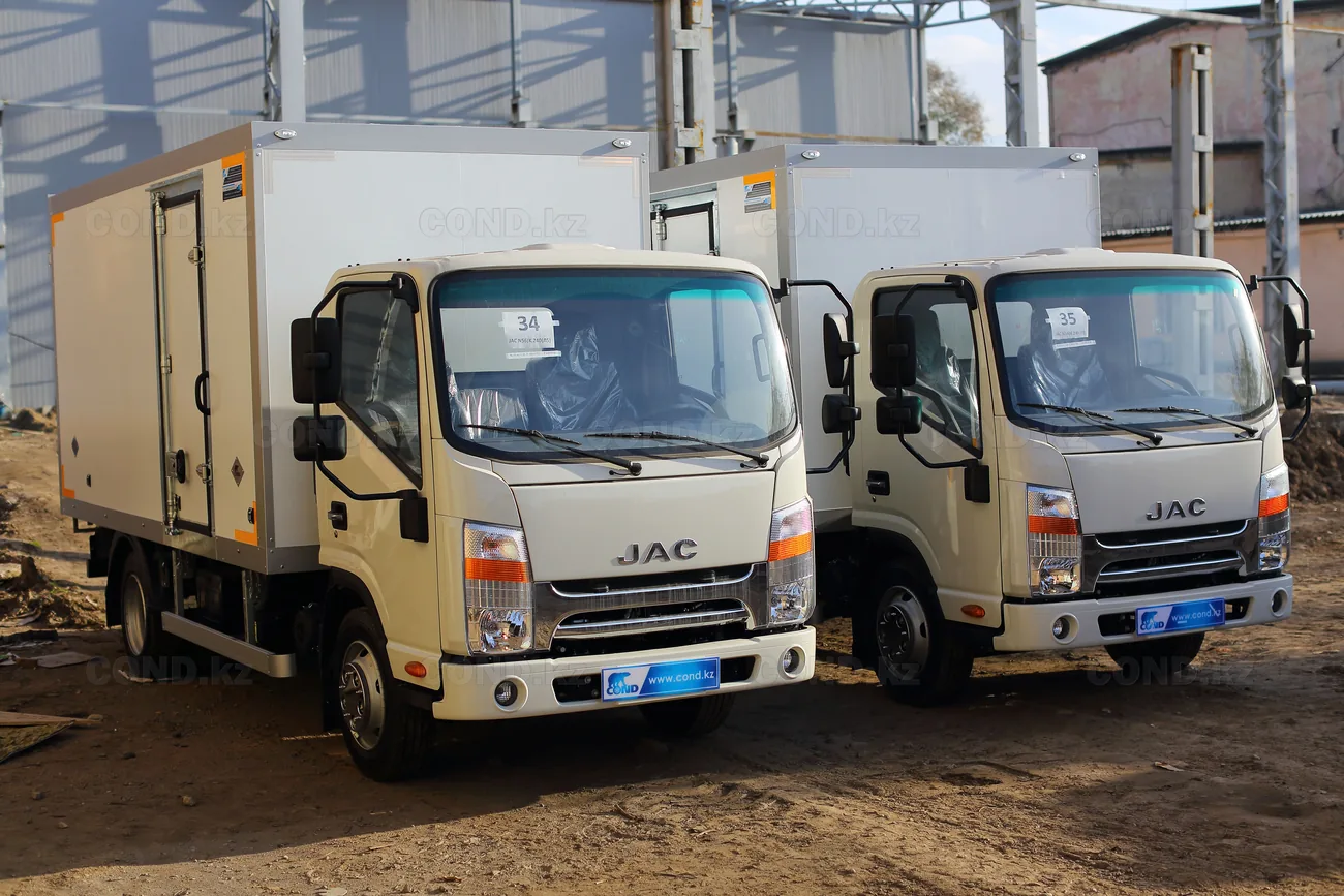 Isothermal box by COND on a JAC N56 chassis