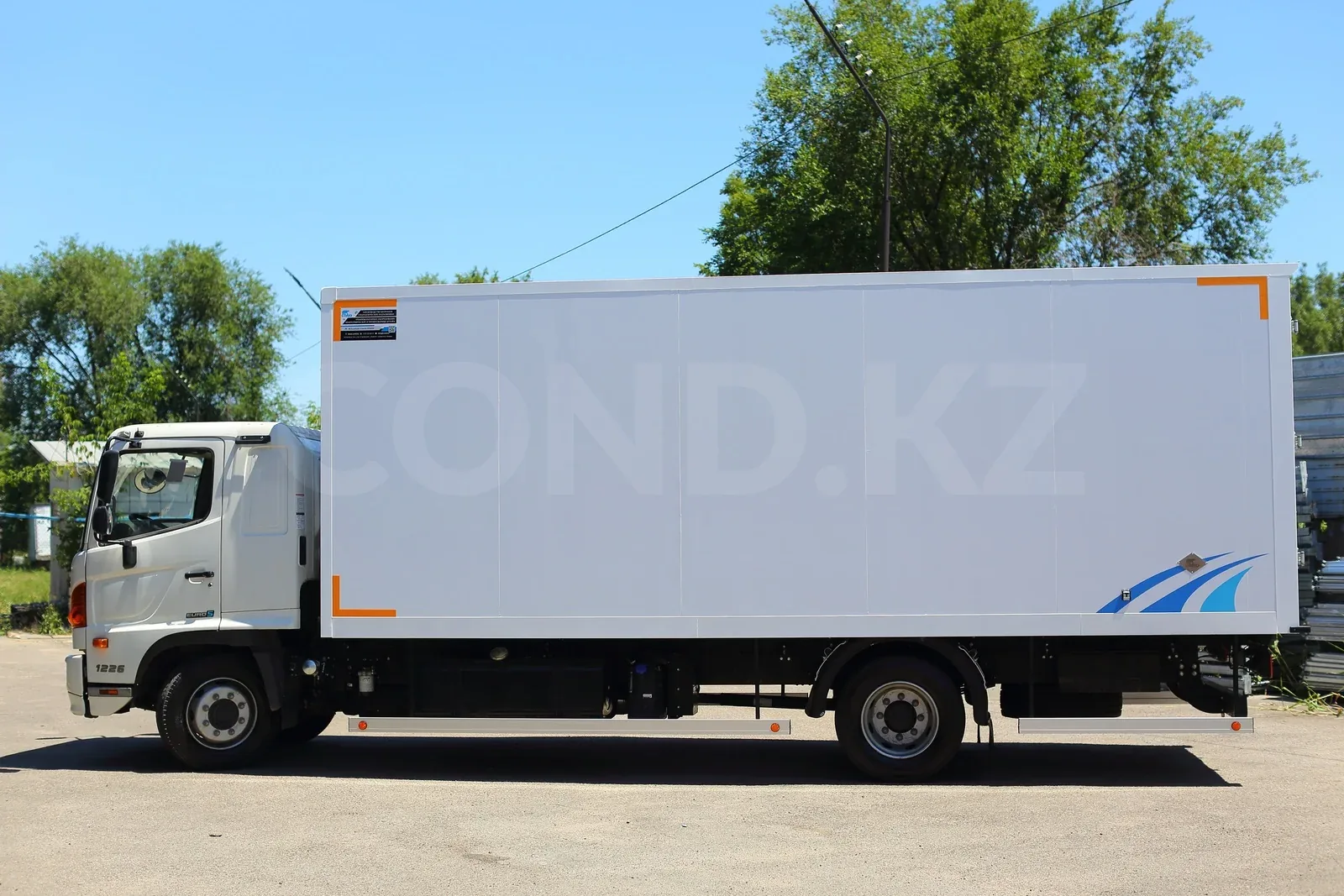 Изотермический фургон · HINO GD500 — COND