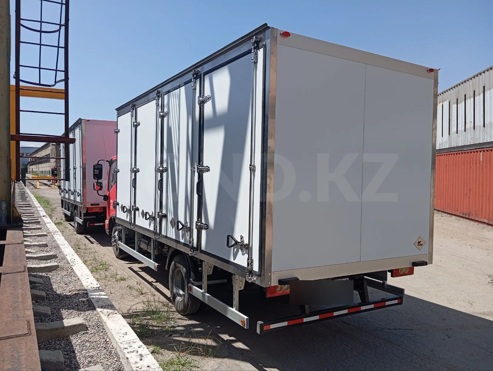 Beverage delivery body on a Foton Aumark chassis — the rear wall is solid — loading is from the sides only — COND
