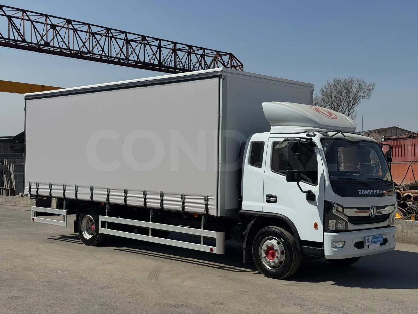 Евротент на DongFeng C120L — машина целиком, вид 3/4 спереди — COND
