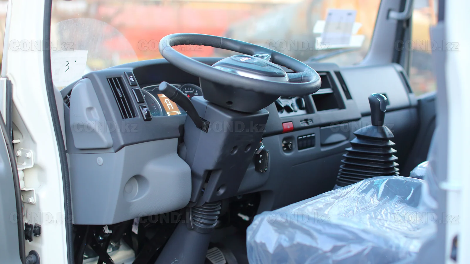 Борт-тент на шасси JAC N120 — кабина — COND