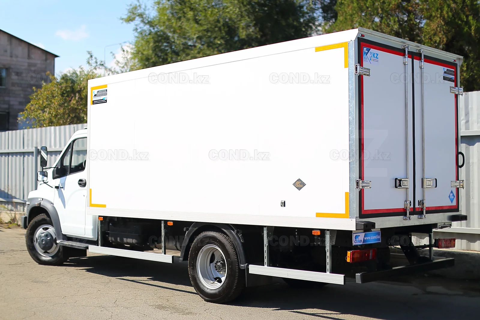 Insulated van on a GAZon NEXT with a side door — insulated body on a GAZon Next — left side and rear portal — COND