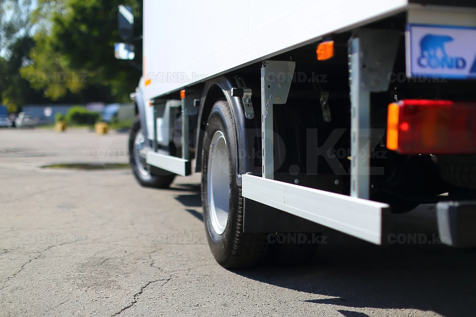 Insulated van on a GAZon NEXT with a side door — side underrun protection on the body — COND
