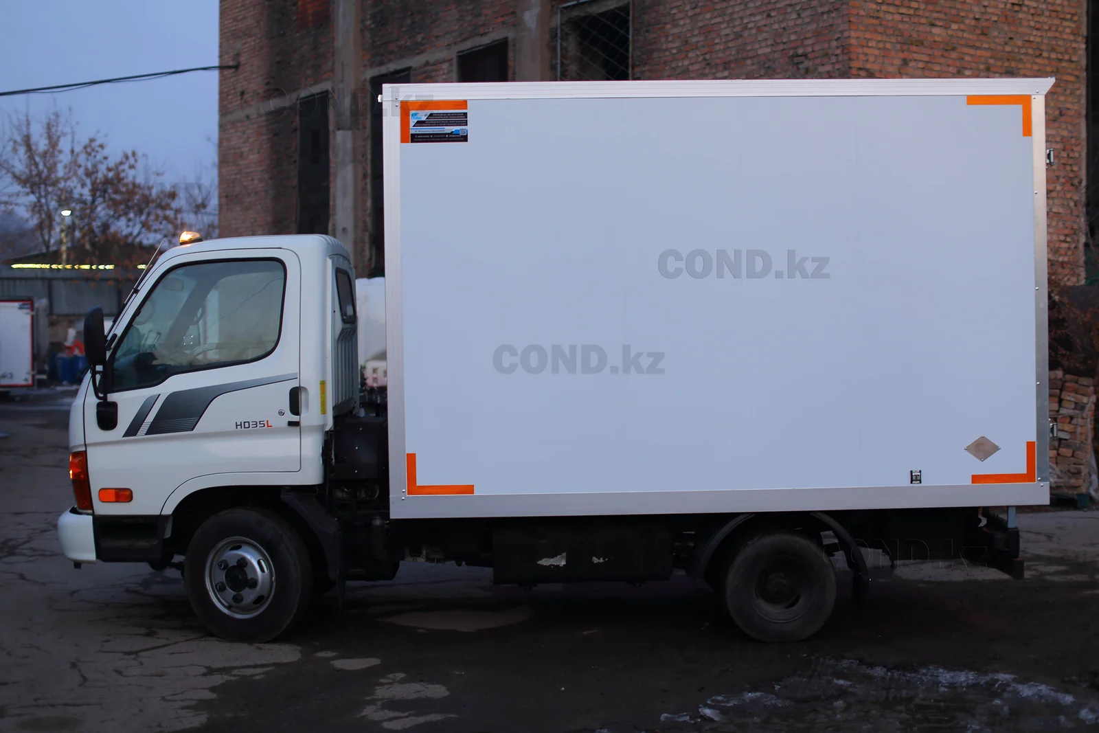 Хендай HD35L (Hyundai) изотермі Астана — шанақ борты бүкіл ұзындығы бойынша — COND