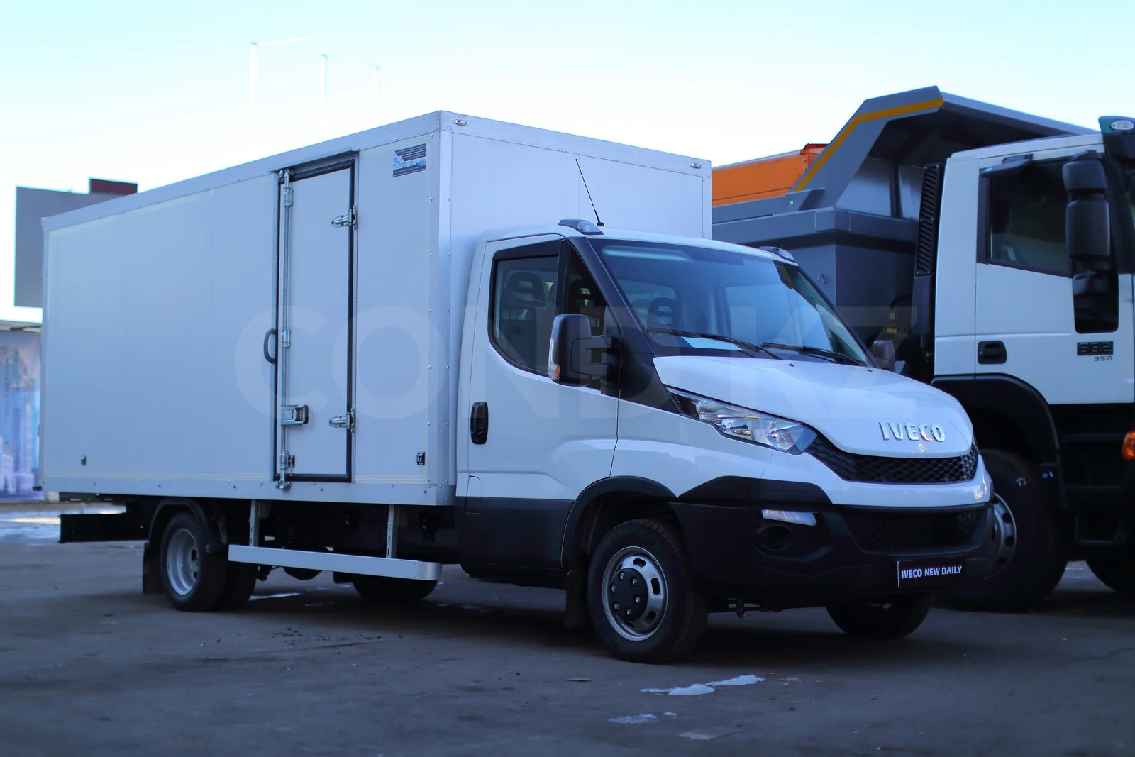 Iveco Daily 50C15 isothermal body Astana — the right side: the side door and the body along its full length — COND