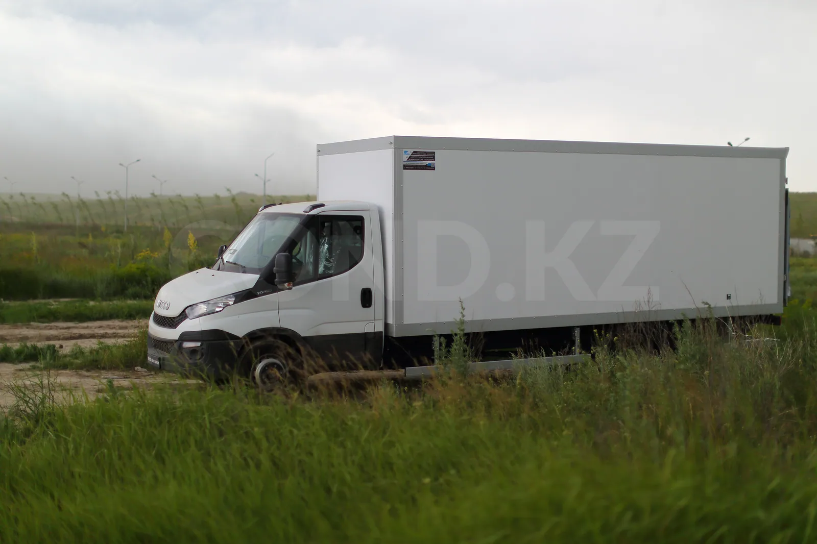 Изотерм Iveco Daily 70C15 Астана — левый борт фургона по всей длине — COND