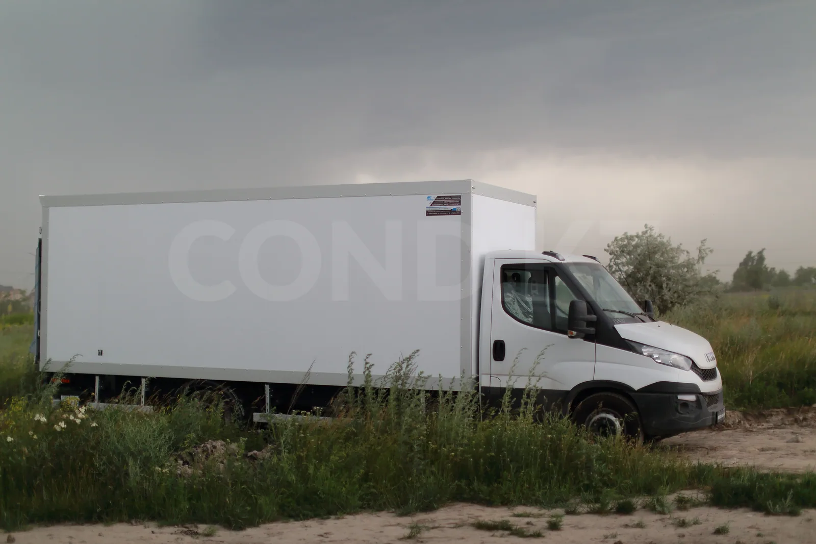 Термобудка Iveco Daily 70C15 от производителя — правый борт, кузов 6,2 метра — COND