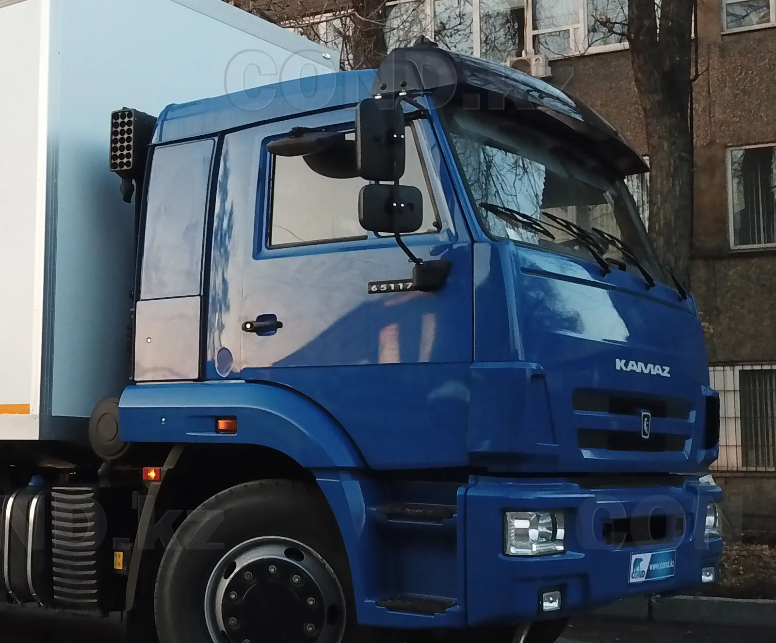 KAMAZ 65117 — the cab with its index on the door and the front wall of the isothermal body — COND