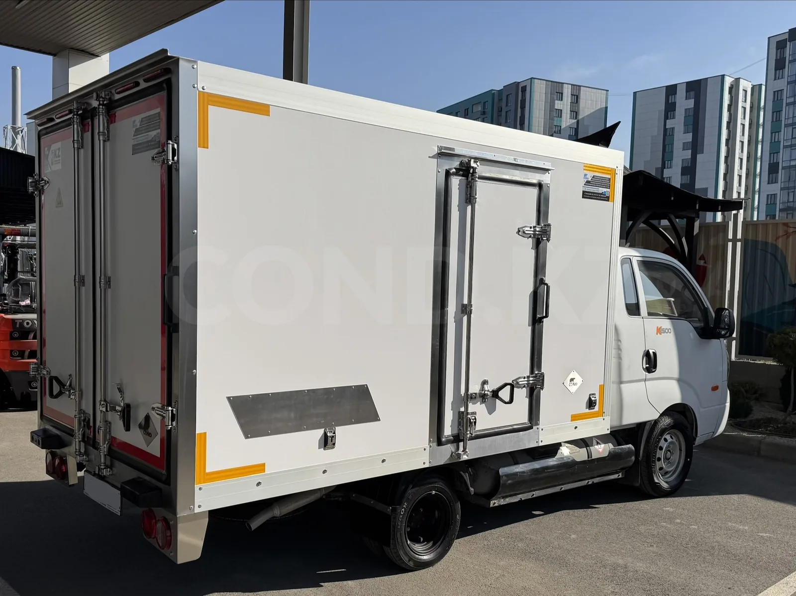 Изотермический фургон на шасси KIA Bongo K2500, в наличии — COND
