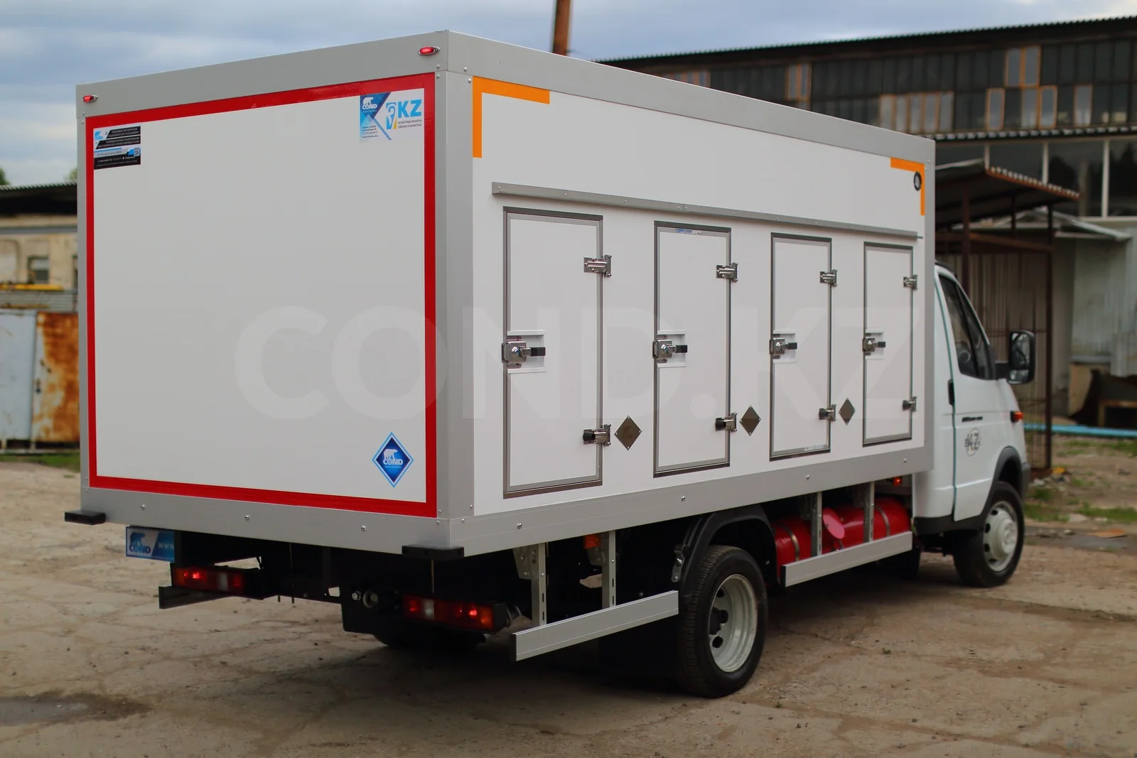 Ice-cream van on a GAZelle Business 4.2 m — rear of the body and the side doors — COND