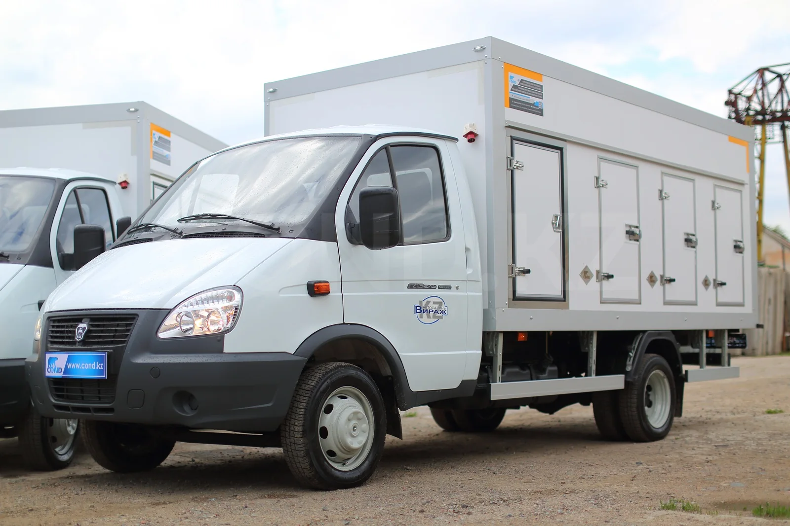Ice-cream van on a GAZelle Business 4.2 m — cab and body from the front — COND