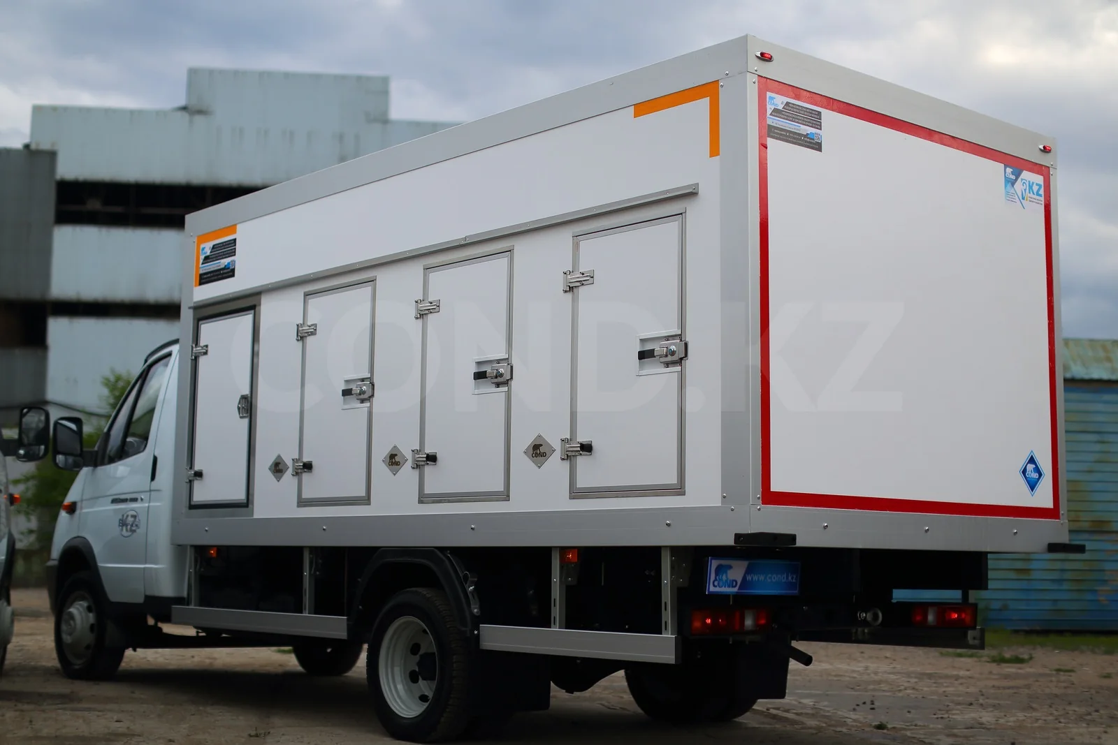 Ice-cream van on a GAZelle Business 4.2 m — rear face of the body — COND