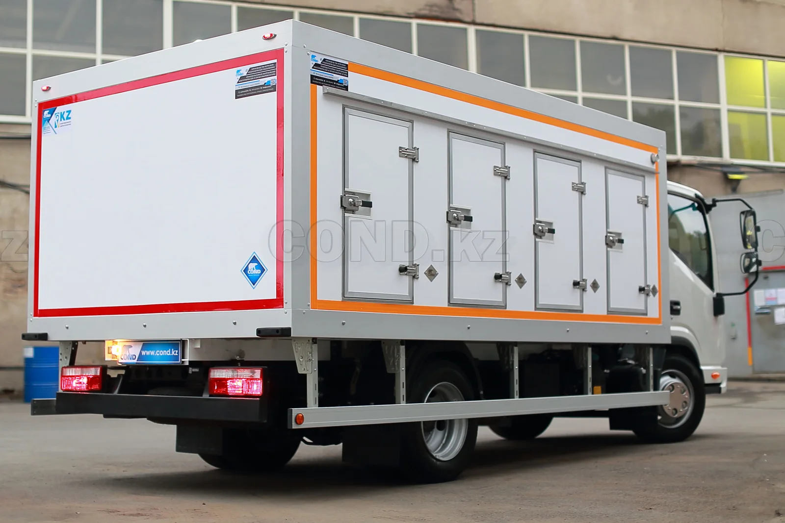 Eutectic ice-cream van on a JAC N56 chassis — rear of the body — COND