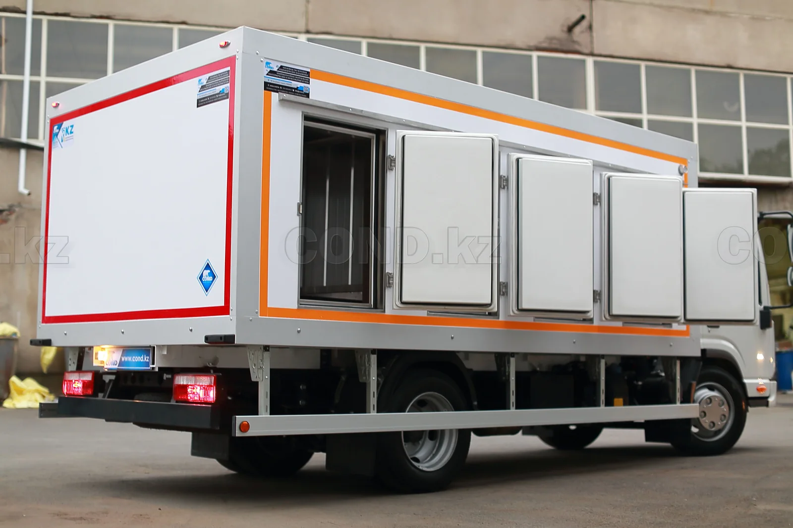 Eutectic ice-cream van on a JAC N56 chassis — an open compartment door — COND