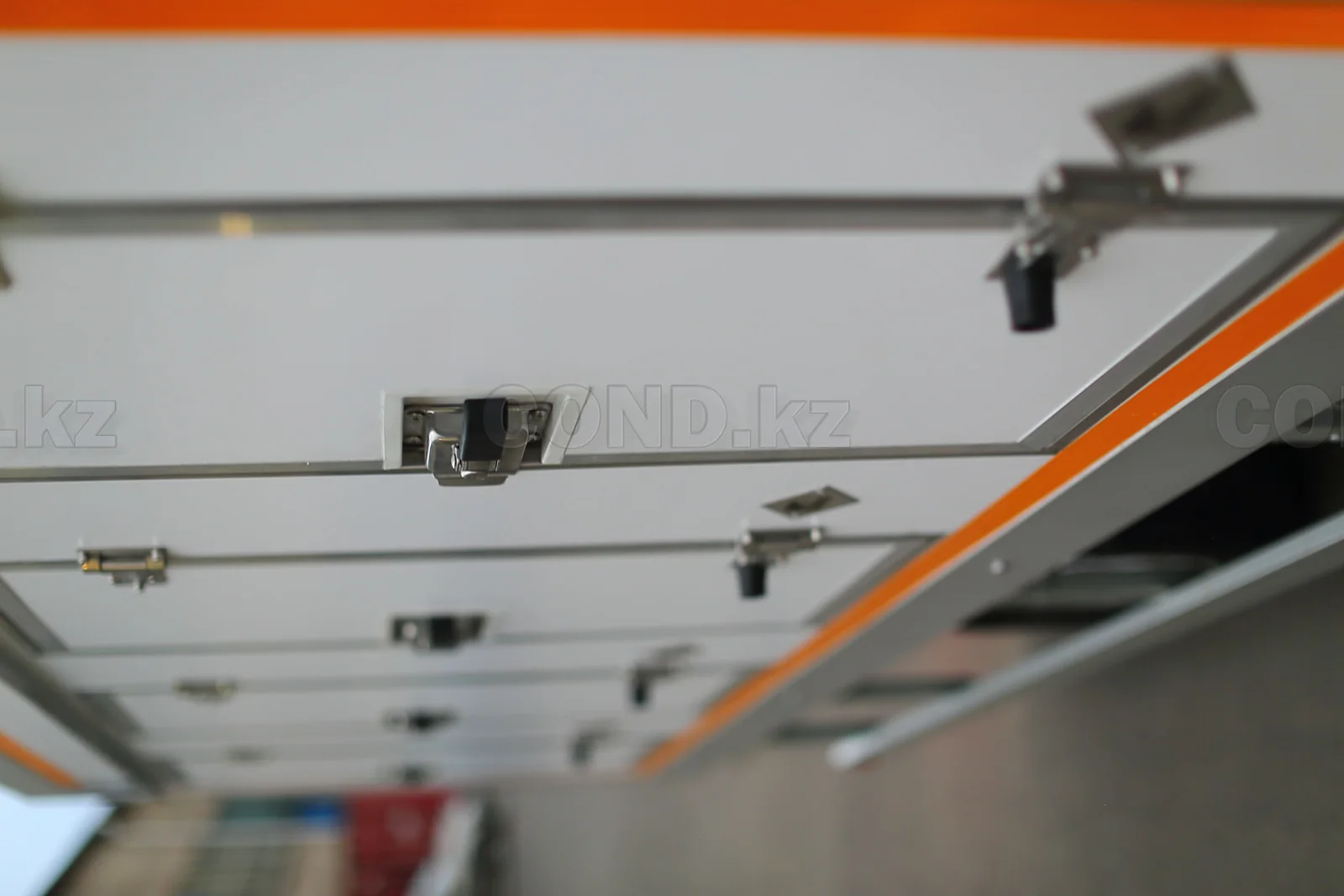 Eutectic ice-cream van on a JAC N56 chassis — hardware and latches of the compartment doors — COND
