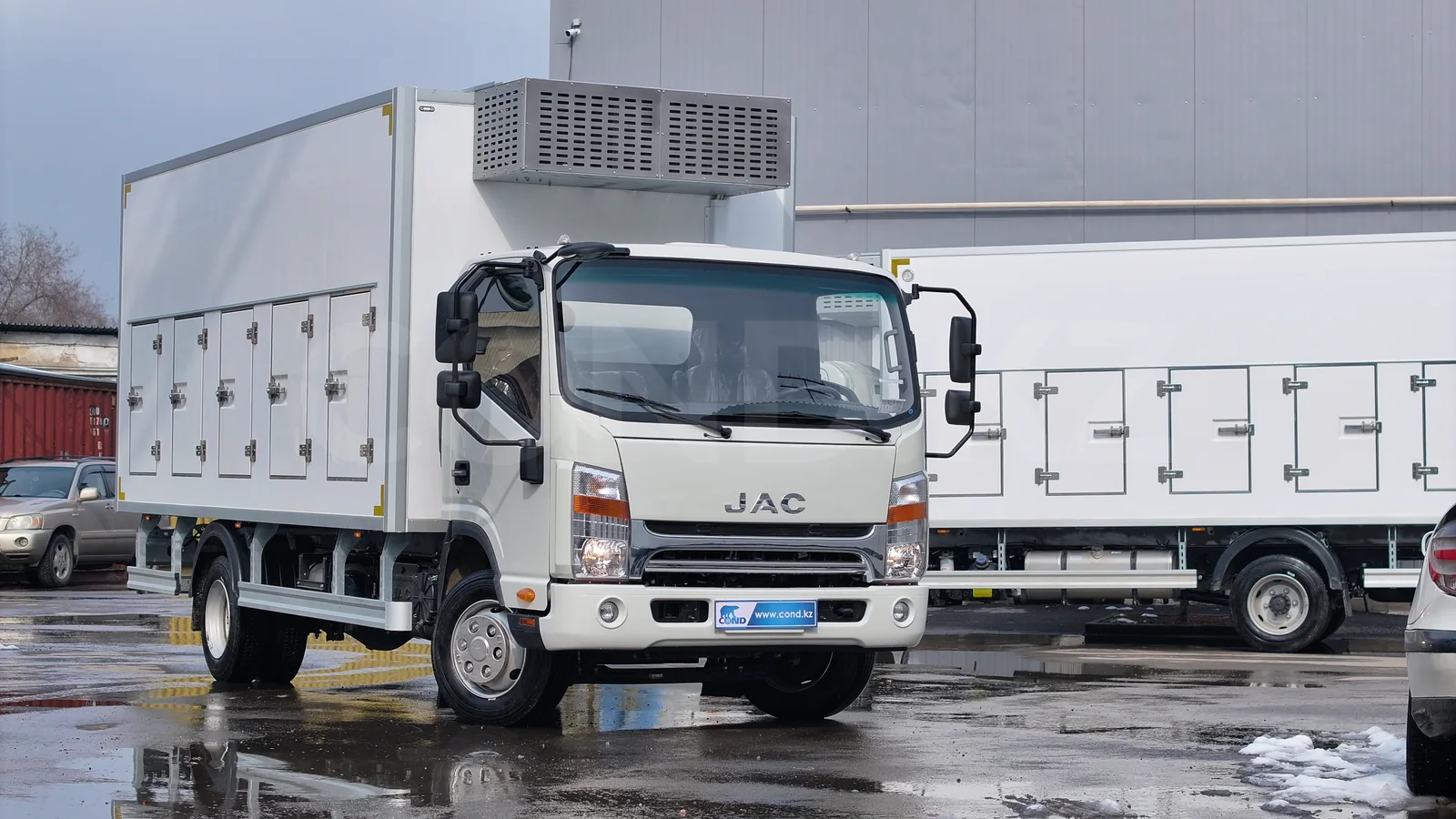 Эвтектический фургон-мороженица на шасси JAC N90 — борт и агрегат на крыше кузова — COND