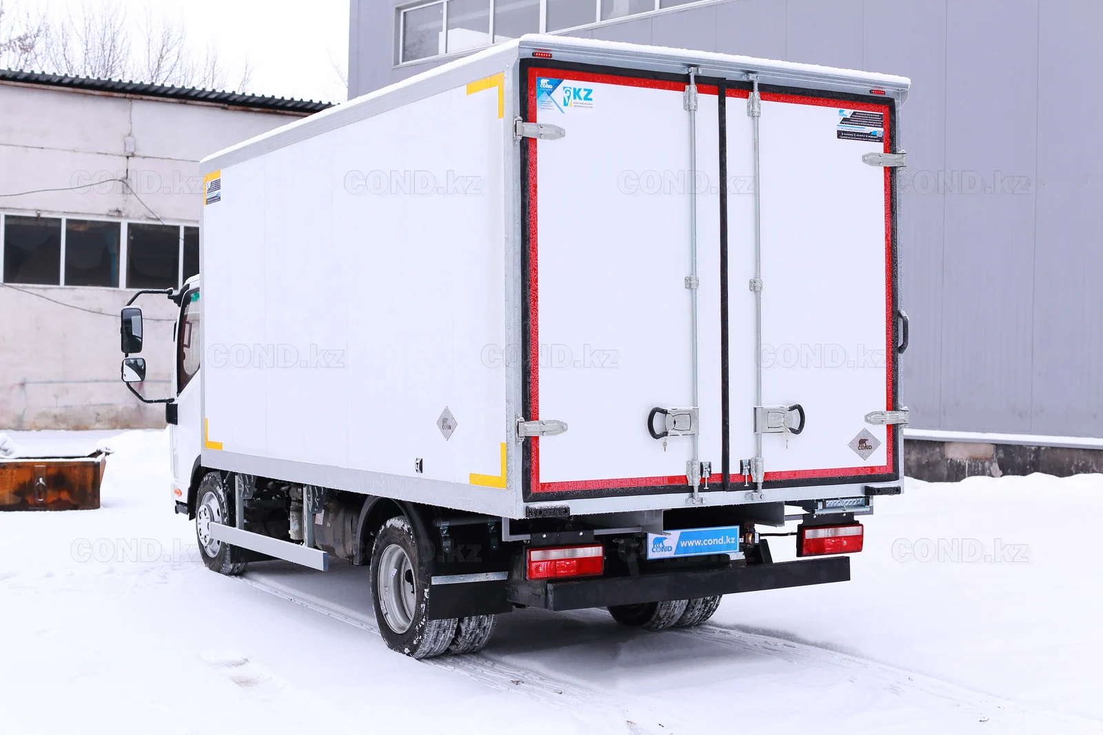 Промтоварный фургон на шасси JAC N56 — кузов сзади-справа — COND