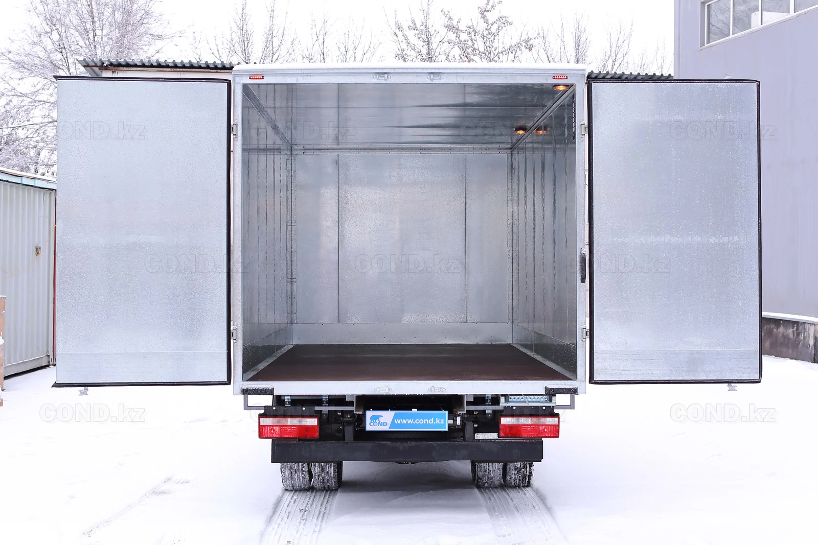 Промтоварный фургон на шасси JAC N56 — кузов изнутри, оцинкованная обшивка — COND