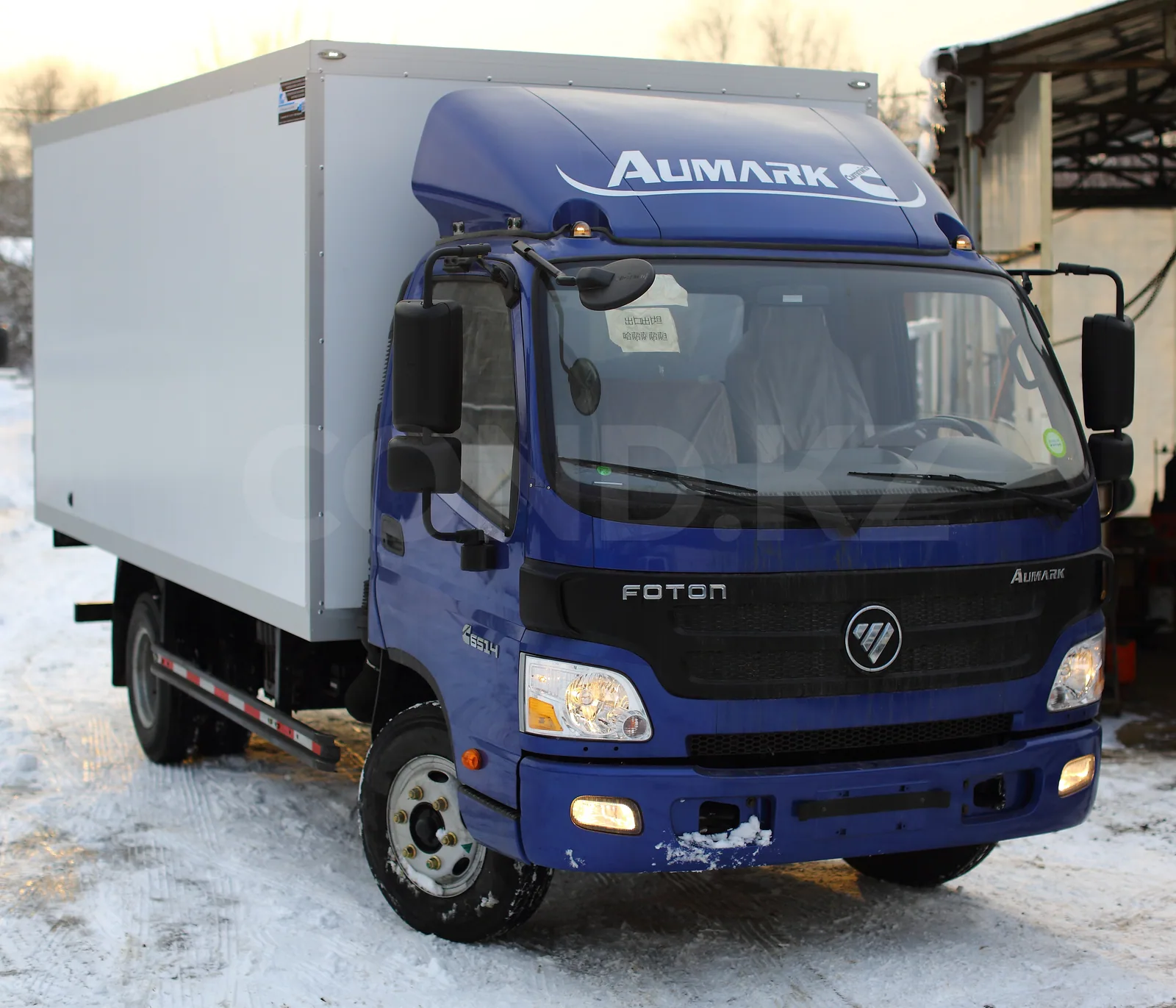 Мебельный фургон Foton Aumark от производителя — кабина Foton Aumark и фургон крупным планом — COND