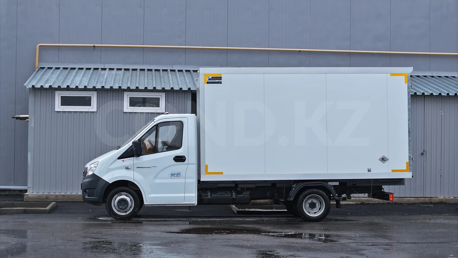 Van dry freight GAZelle Next от завода COND — drop-side кузова по всей длине, обшивка clad metal