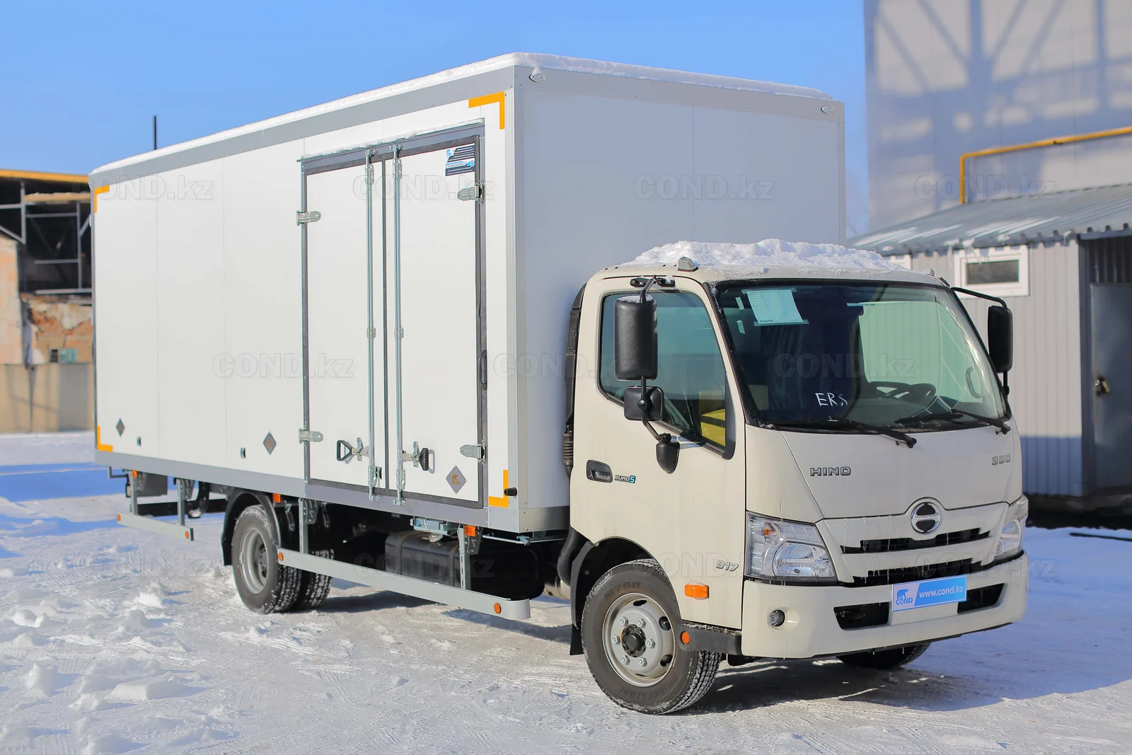 HINO 300 (боковой проём) — COND