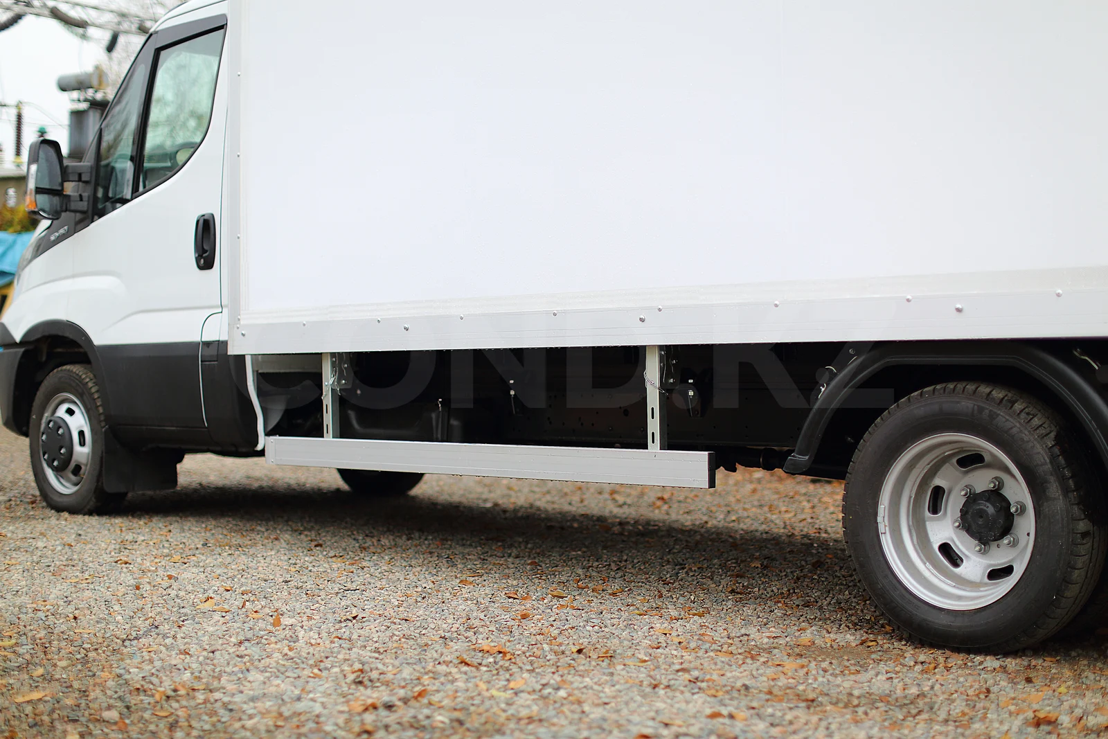 Iveco Daily 50C15 dry van Astana — the right side of the body along its full length — COND