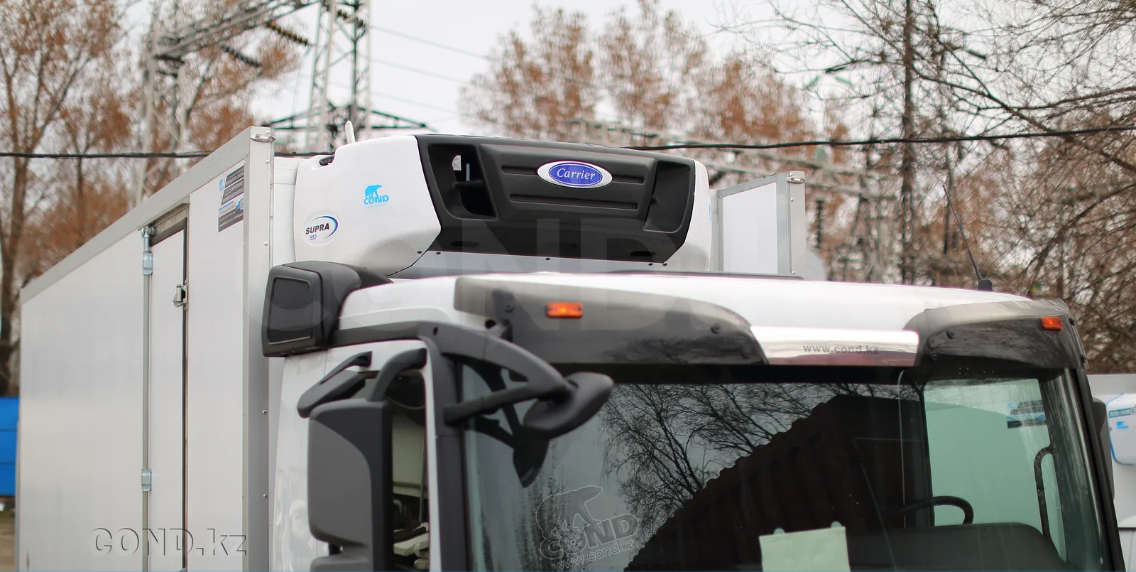 Carrier Supra 850 and the Mercedes-Benz Actros cab — front view
