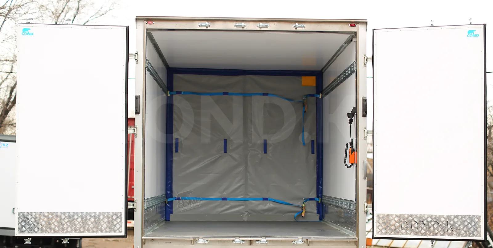 Refrigerated Mercedes-Benz Actros body from inside, doors open
