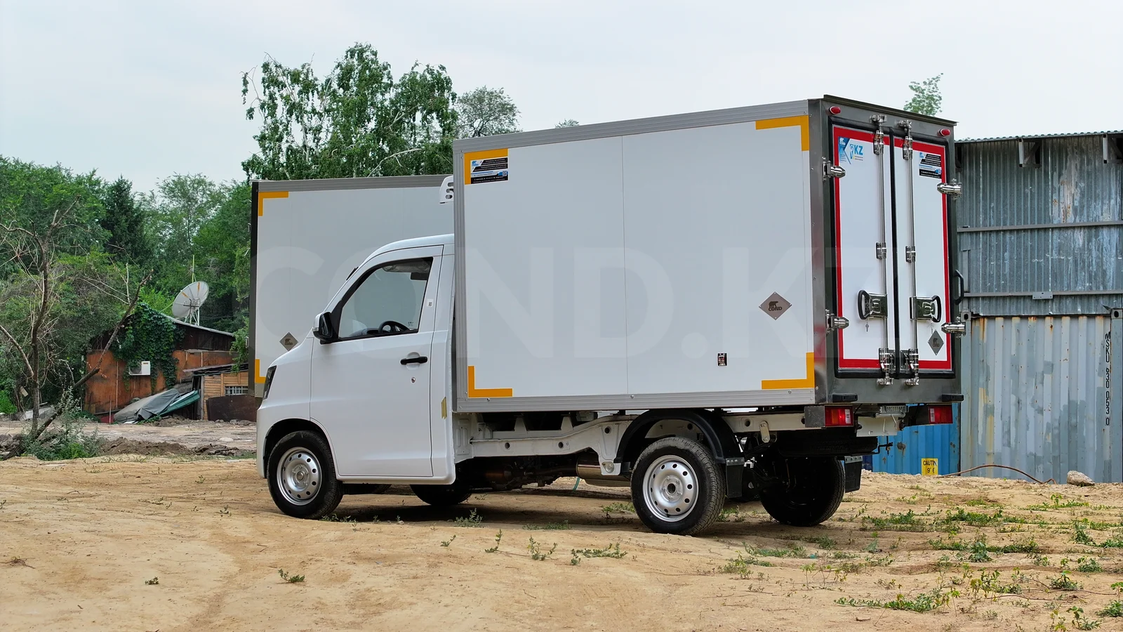 FAW 1027 (Т80) тоңазытқыш қондырғы Қазақстан — артқы бөлігі 3/4, штангалы бекіткіштері бар ашылмалы есіктер — COND