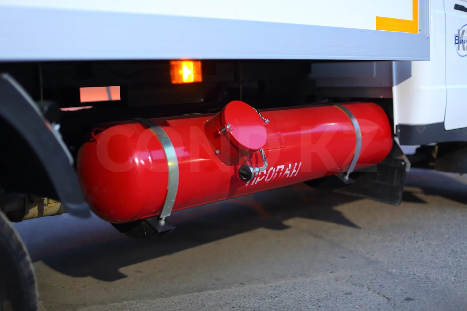 ГАЗель Бизнес 330202 рефрижератор — газобаллонное оборудование, пропановый баллон под кузовом — COND