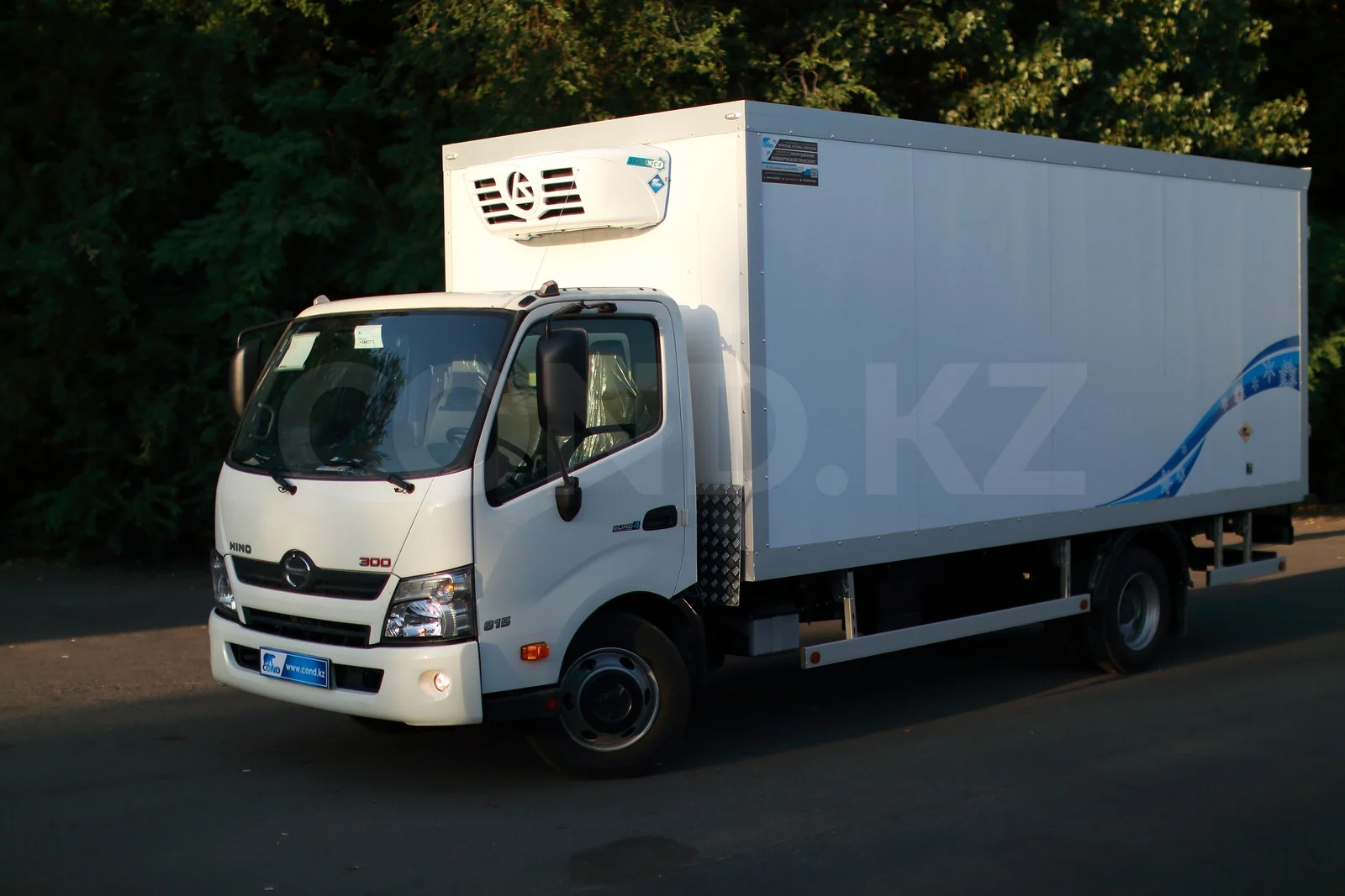 Refrigerated van on a HINO 300 with a strip curtain — rear three-quarter view — COND