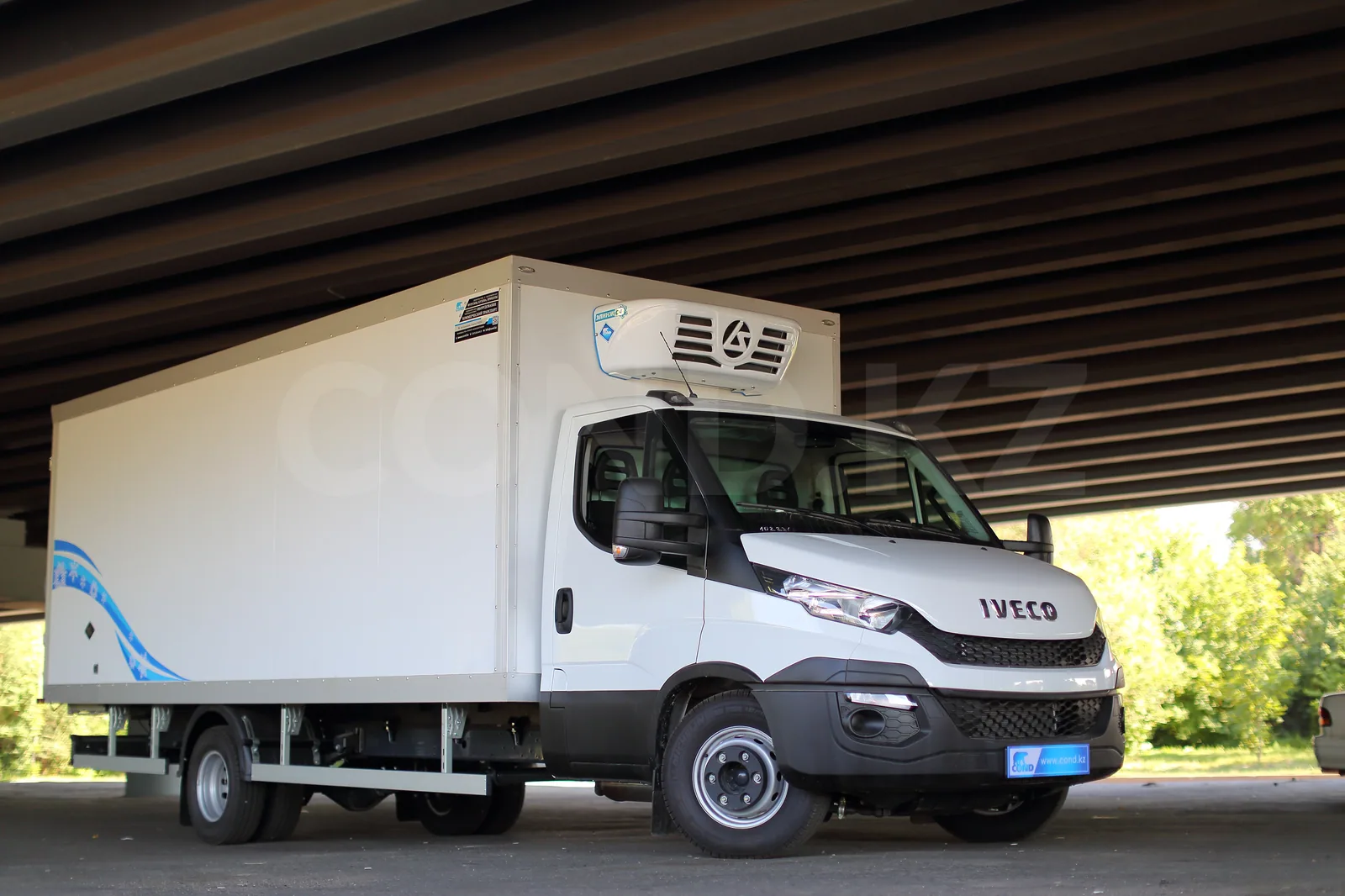 Реф Iveco Daily 70C15 Астана — правый борт фургона по всей длине — COND