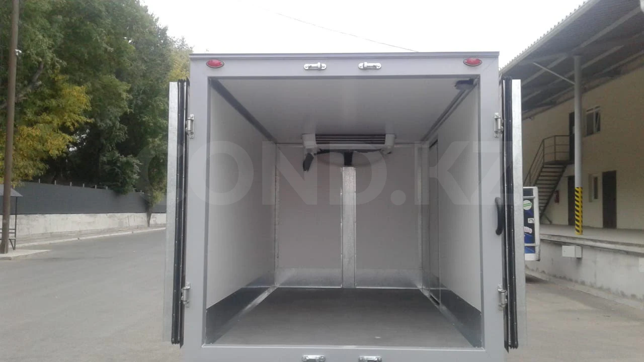 Рефрижератор на шасси JAC N35 — кузов изнутри, испаритель на потолке — COND