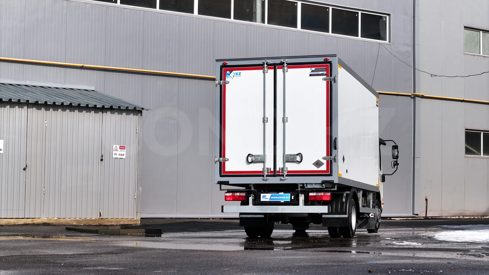 Фургон-рефрижератор на шасси JAC N90 — задние распашные двери — COND