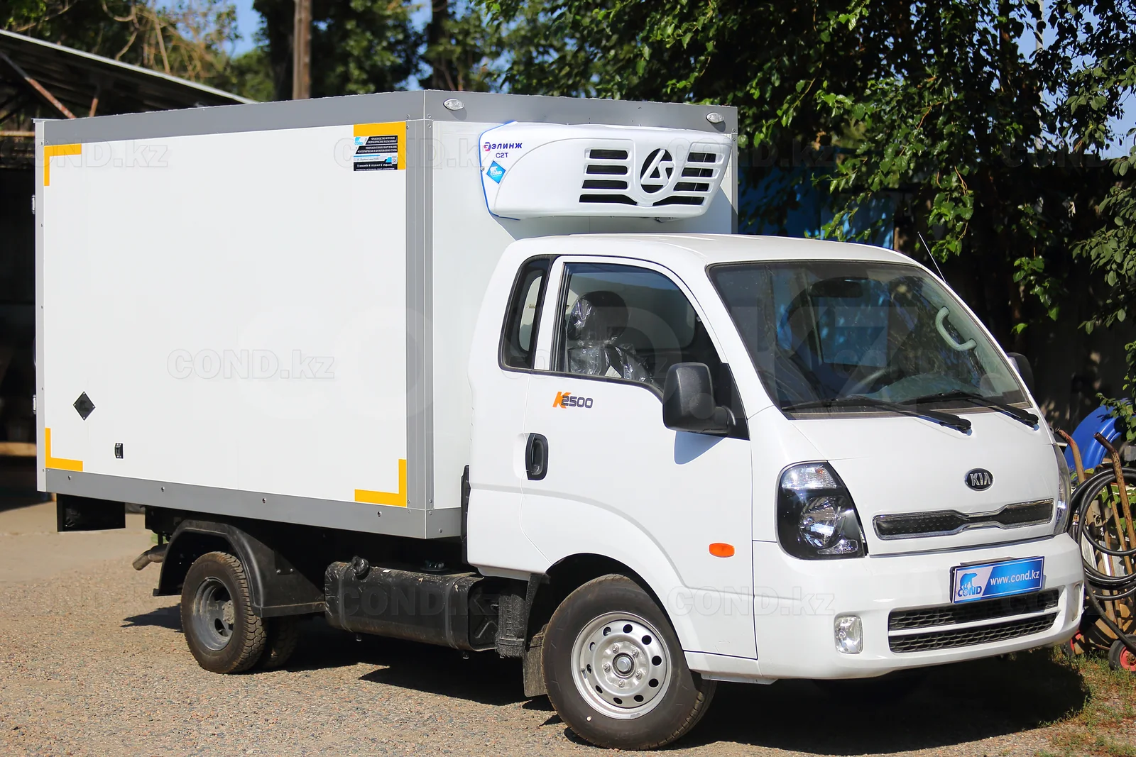 Рефрижератор на шасси KIA Bongo K2500 — передняя часть 3/4 — COND