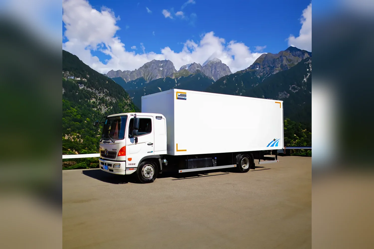 Изотермический фургон на шасси Hino 500 (GD) — COND