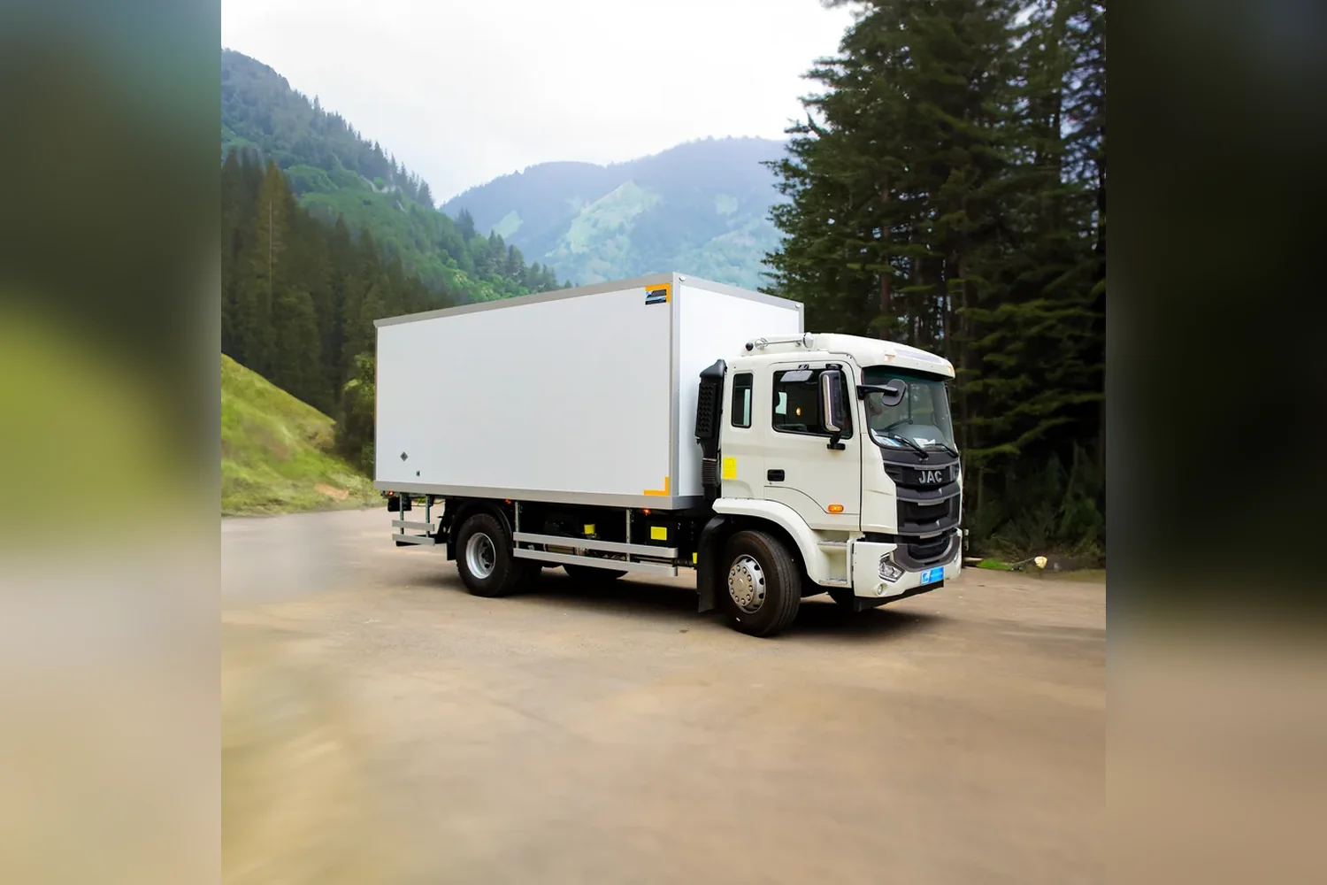 Изотермический фургон на шасси JAC N200 — COND